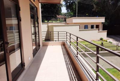 5 Bed Townhouse with En Suite in Lavington
