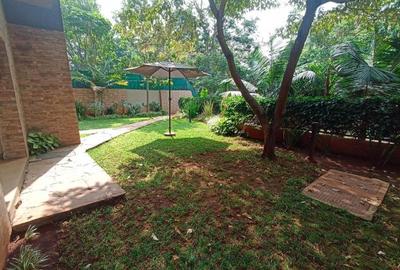 5 Bed House with En Suite in Lavington