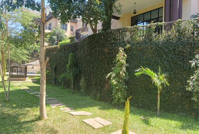 7 Bed House with En Suite at Nyari - 4