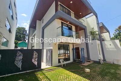 5 Bed Townhouse with En Suite in Lavington - 4
