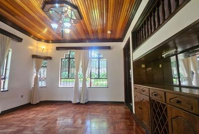 5 Bed House with En Suite in Runda - 2