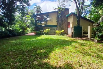 5 Bed House with En Suite at Lavington - 2