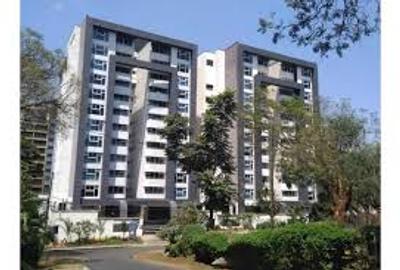 3 Bed Apartment with En Suite in Riverside - 4