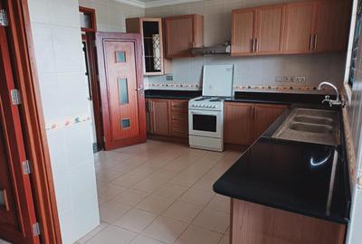 3 Bed Apartment with En Suite in Westlands Area - 3