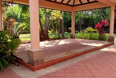 4 Bed House with Garden at Miotoni