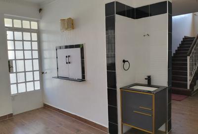 4 Bed Townhouse with En Suite at Lavington - 3