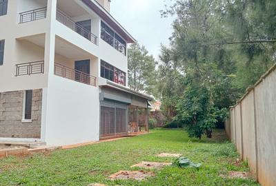 2 Bed Apartment with Backup Generator in Runda