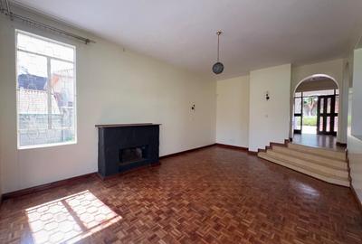 4 Bed House with En Suite in Runda - 2