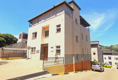 5 Bed Townhouse with En Suite at Convent Drive