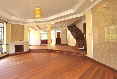 5 Bed Townhouse with En Suite in Lavington