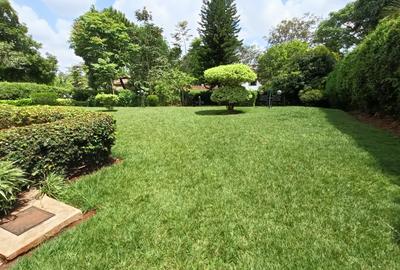 5 Bed House with En Suite in Runda - 4