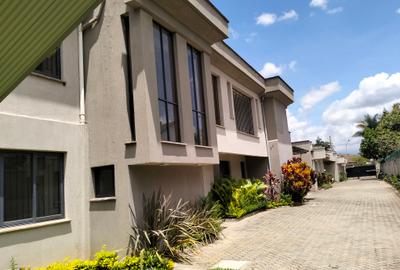 6 Bed Townhouse with En Suite in Lavington - 3