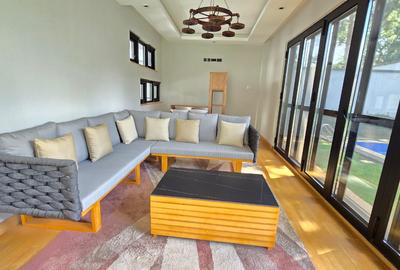 4 Bed House with En Suite in Lavington