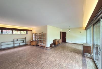 4 Bed House with En Suite at Lavington - 4