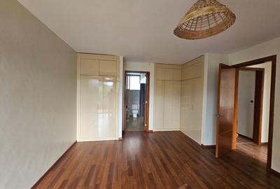 3 Bed Apartment with En Suite in Westlands Area - 3
