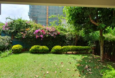 4 Bed House with En Suite at Church Rd - 4