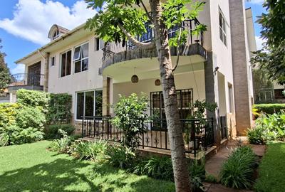 5 Bed Townhouse with En Suite in Spring Valley - 2