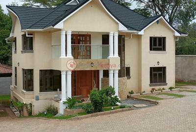 4 Bed House with En Suite at Lavington