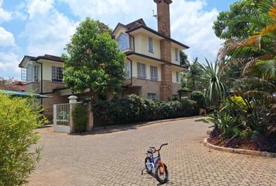 5 Bed Townhouse with En Suite in Lavington