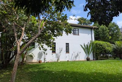 5 Bed House with En Suite in Brookside - 3