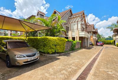 4 Bed Townhouse with En Suite at Lavington Green - 2