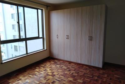 3 Bed Apartment with En Suite in Kileleshwa