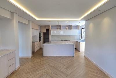 6 Bed Townhouse with En Suite in Lavington - 4