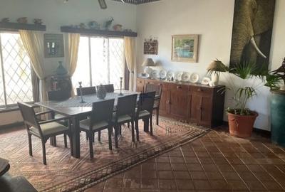 7 Bed House with En Suite in Bofa