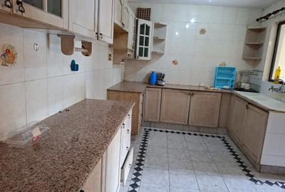 3 Bed Apartment with En Suite in General Mathenge