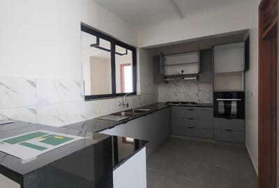 3 Bed Apartment with En Suite in Westlands Area - 2