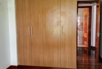 5 Bed Townhouse with En Suite in Lavington - 3