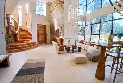 4 Bed Villa with En Suite at L.ridge