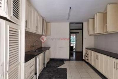 4 Bed Townhouse with En Suite at Kileleshwa
