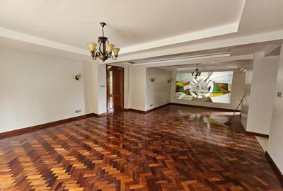 4 Bed Apartment with En Suite in Riverside