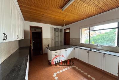 4 Bed Apartment with Swimming Pool in Kilimani - 2