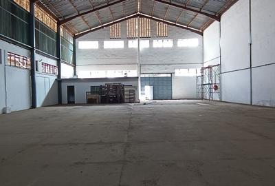 4,000 ft² Warehouse with Service Charge Included in Ruaraka