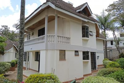 4 Bed Townhouse with En Suite at Eldama Ravine Rd - 2