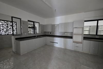 3 Bed Apartment with En Suite in General Mathenge - 2