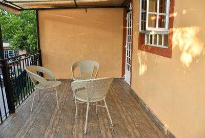 8 Bed House with En Suite at