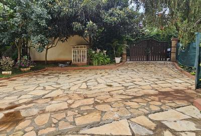 3 Bed House with Garden in Karen