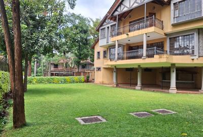 4 Bed Townhouse with En Suite in Kitisuru
