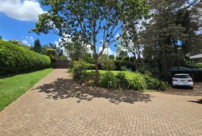 4 Bed House with En Suite in Nyari - 2