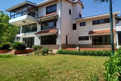 6 Bed House with En Suite in Gigiri - 3