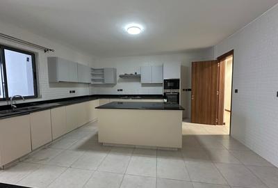 4 Bed Apartment with En Suite at Kilimani