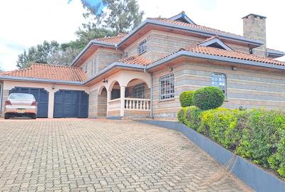 5 Bed Villa with En Suite at Nyari - 2