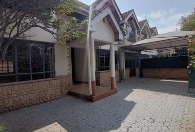 5 Bed Townhouse with En Suite in Lavington