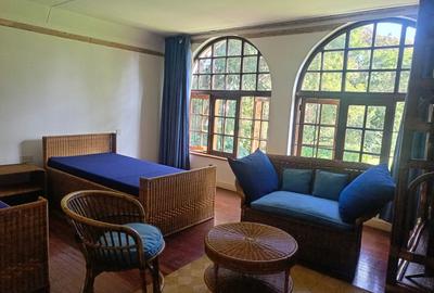 5 Bed Townhouse with En Suite in Nyari