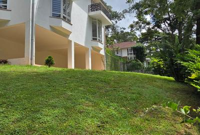 5 Bed Townhouse with En Suite at Rosslyn Lone Tree - 2