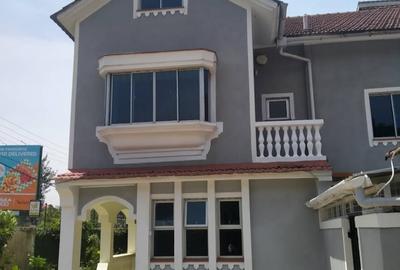 5 Bed Townhouse with En Suite at Lavington