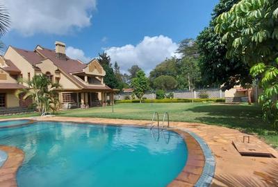 5 Bed House with En Suite in Runda